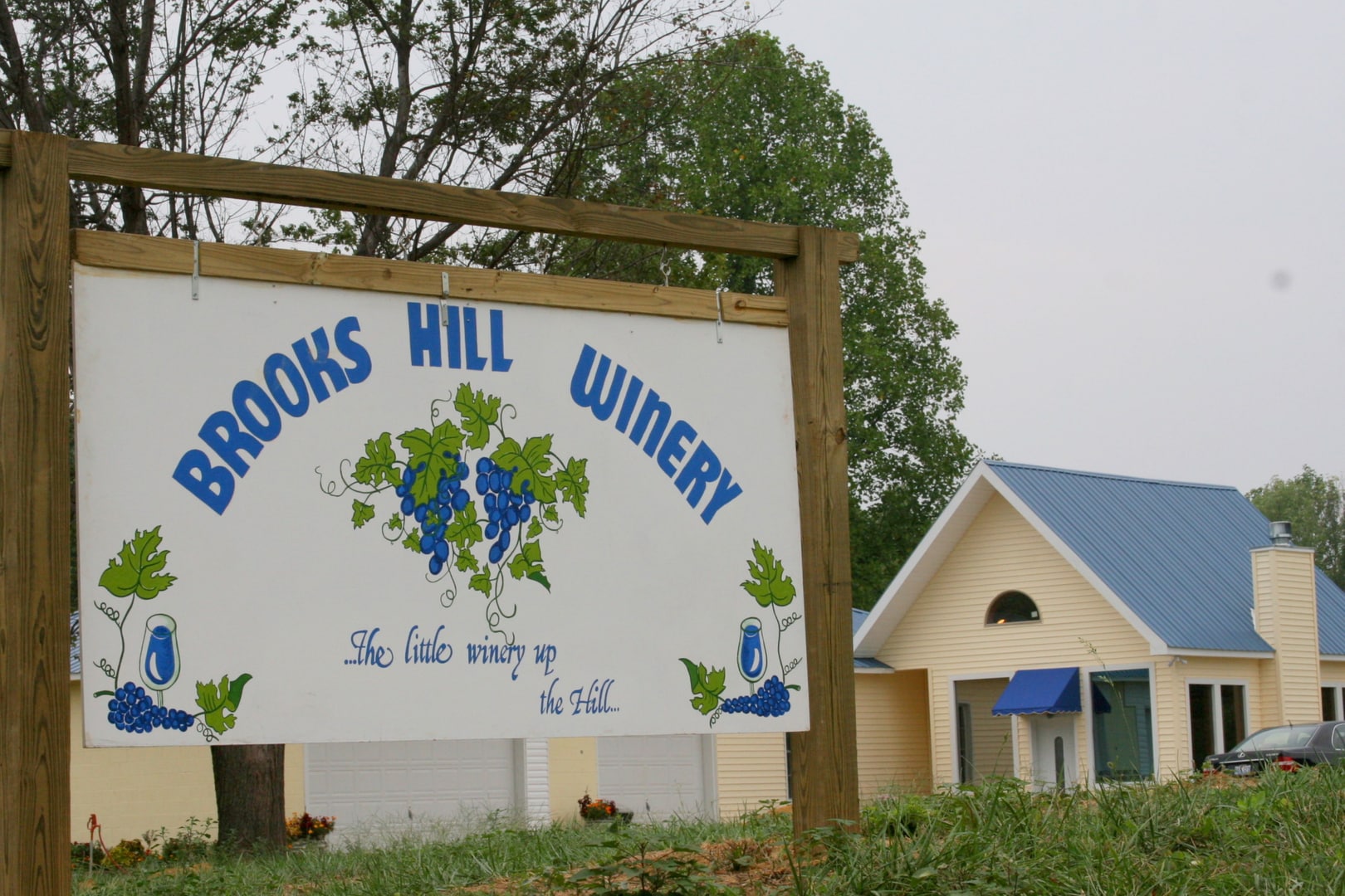 Sign in front of Brooks Hill Winery